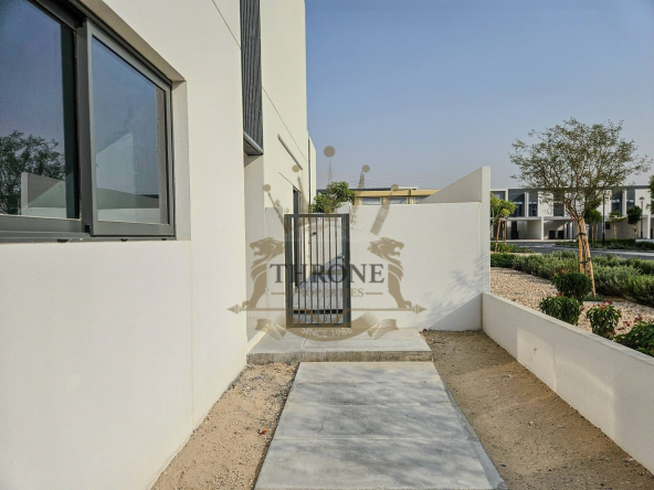4 Bedroom Townhouse for Sale in Dubailand - Photo 1 | Throne Properties