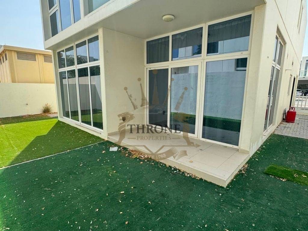 6 Bedroom Villa for Sale in DAMAC Hills 2 (Akoya by DAMAC) - Photo 2 | Throne Properties