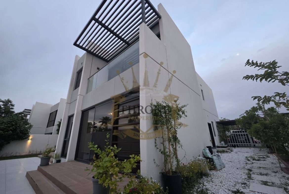 6 Bedroom Villa for Sale in DAMAC Hills 2 (Akoya by DAMAC) - Photo 2 | Throne Properties