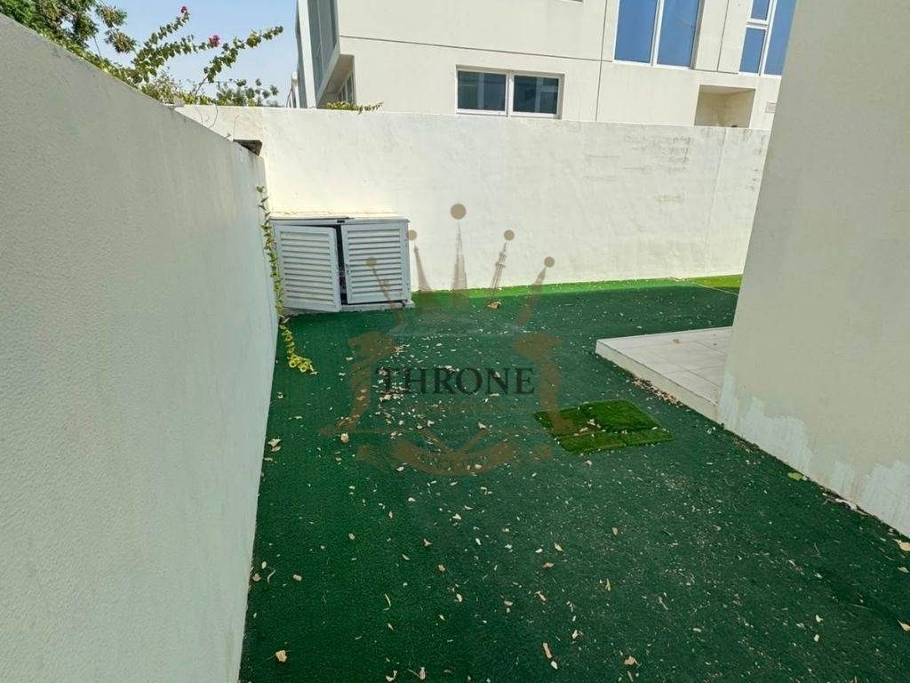 6 Bedroom Villa for Sale in DAMAC Hills 2 (Akoya by DAMAC) - Photo 4 | Throne Properties