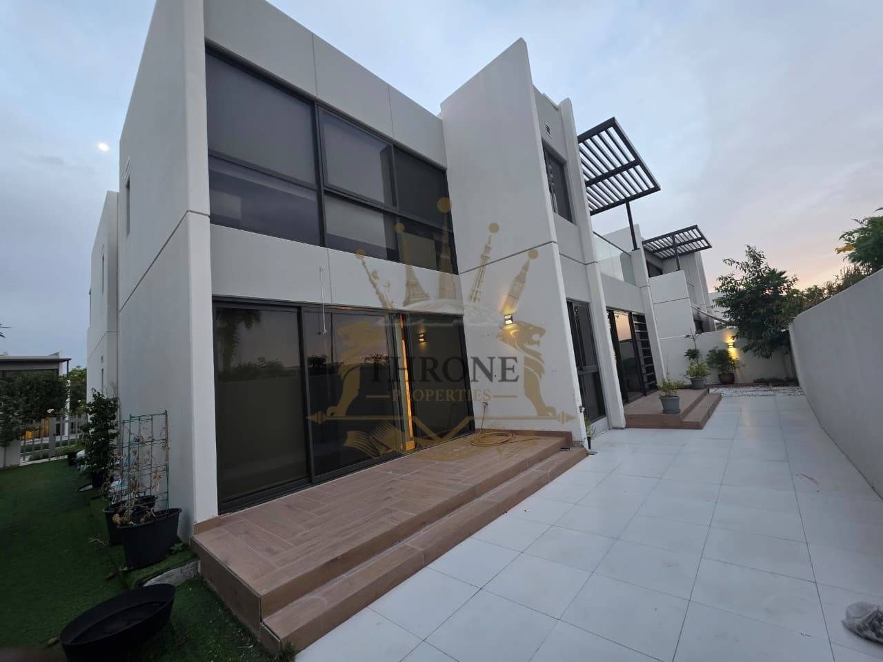 6 Bedroom Villa for Sale in DAMAC Hills 2 (Akoya by DAMAC) - Photo 4 | Throne Properties