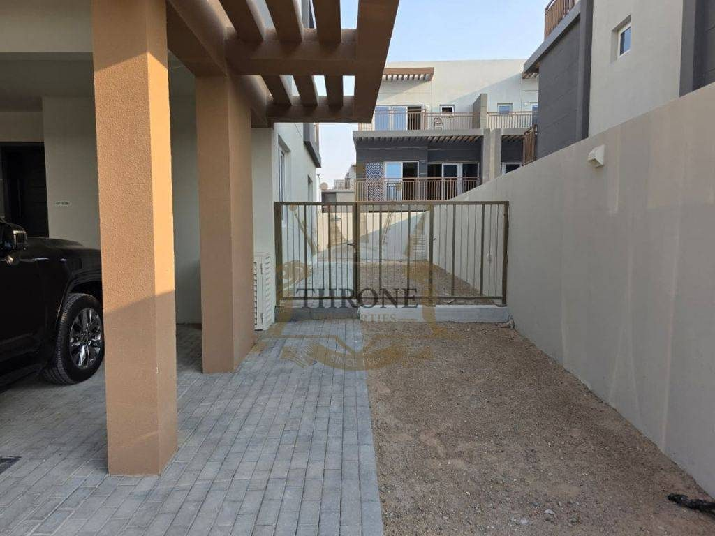 4 Bedroom Townhouse for Rent in DAMAC Hills 2 (Akoya by DAMAC) - Photo 3 | Throne Properties