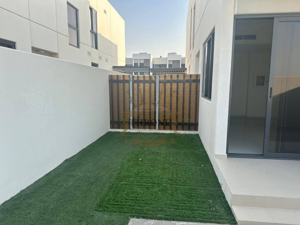 3 Bedroom Townhouse for Sale in DAMAC Hills 2 (Akoya by DAMAC) - Photo 1 | Throne Properties