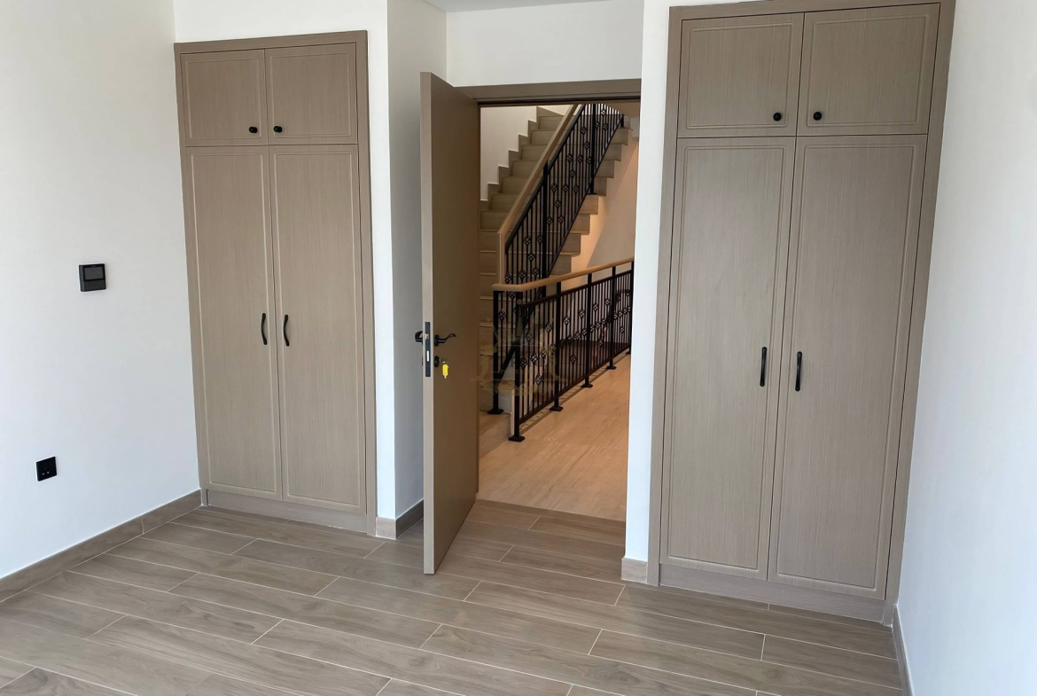 5 Bedroom Townhouse for Sale in Damac Lagoons - Photo 13 | Throne Properties