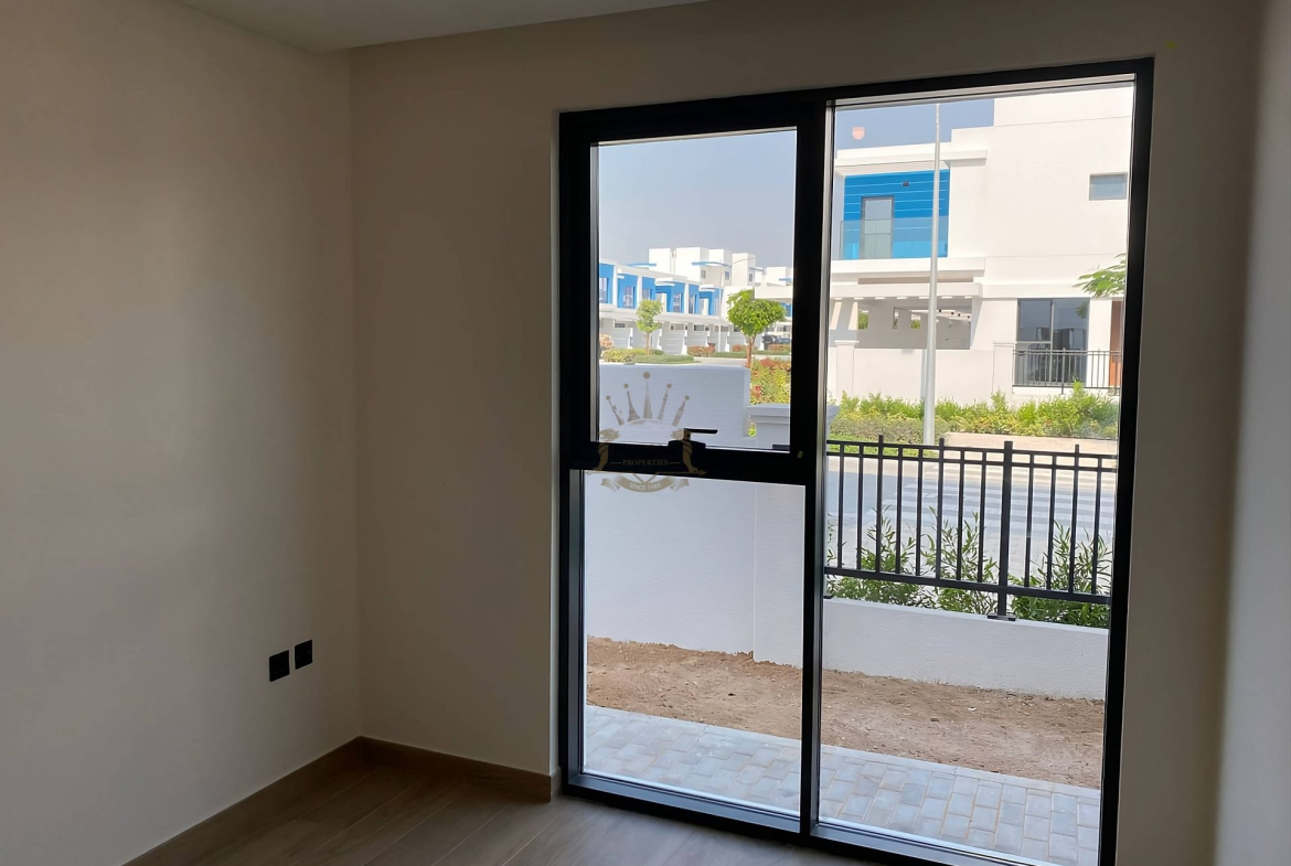 5 Bedroom Townhouse for Sale in Damac Lagoons - Photo 8 | Throne Properties