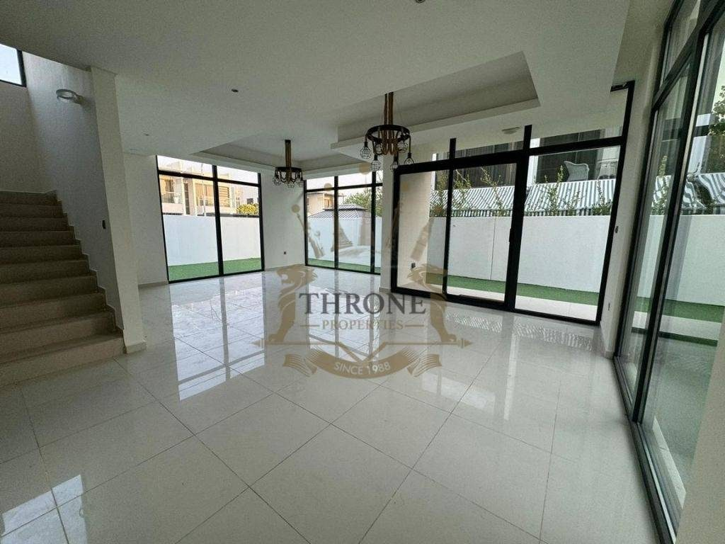 6 Bedroom Villa for Sale in DAMAC Hills 2 (Akoya by DAMAC) - Photo 3 | Throne Properties