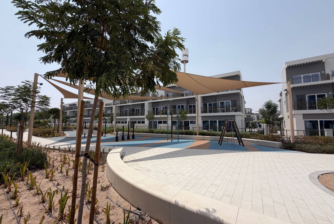 4 Bedroom Townhouse for Rent in DAMAC Hills 2 (Akoya by DAMAC) - Photo 3 | Throne Properties