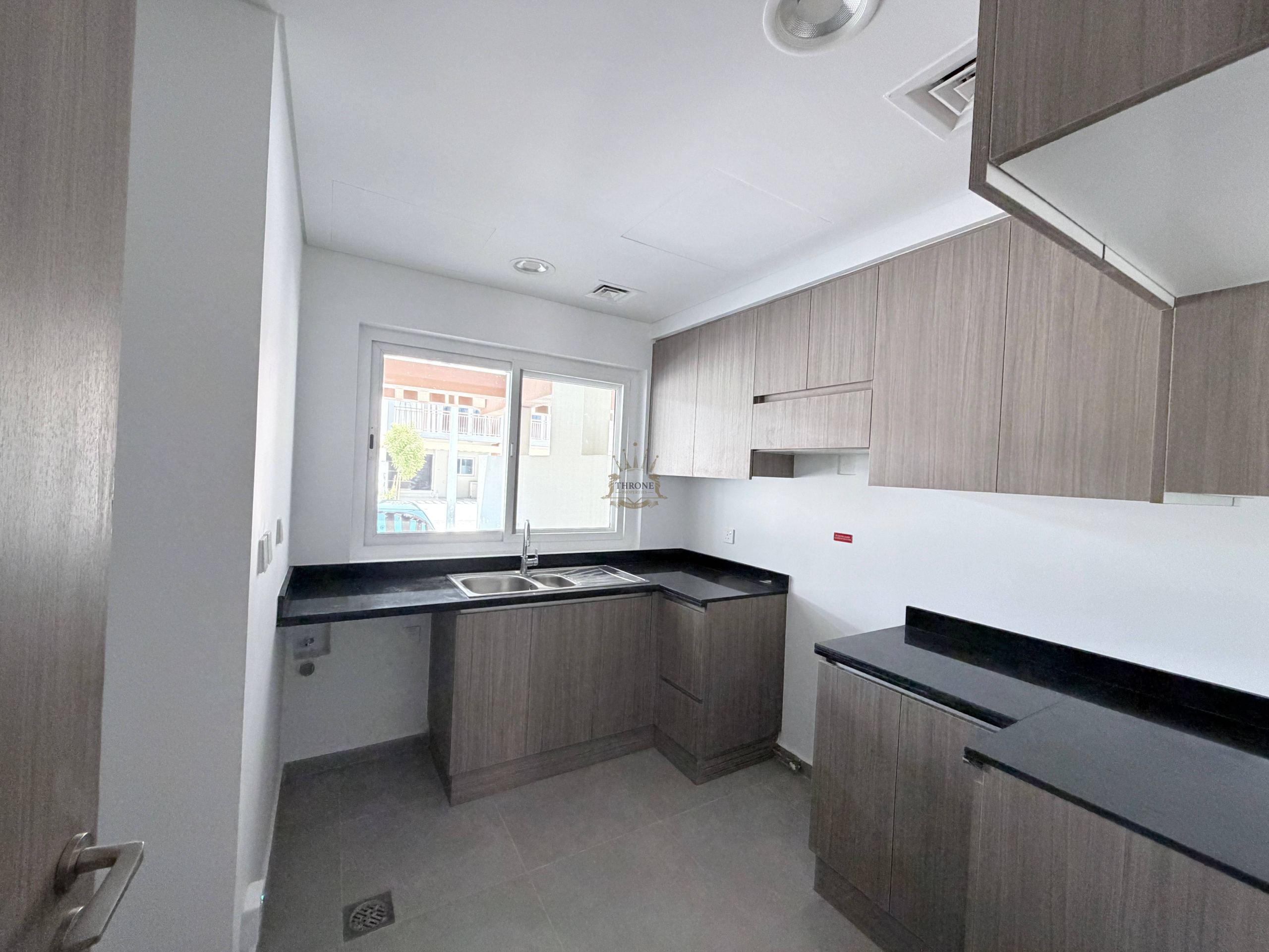4 Bedroom Townhouse for Rent in DAMAC Hills 2 (Akoya by DAMAC) - Photo 9 | Throne Properties